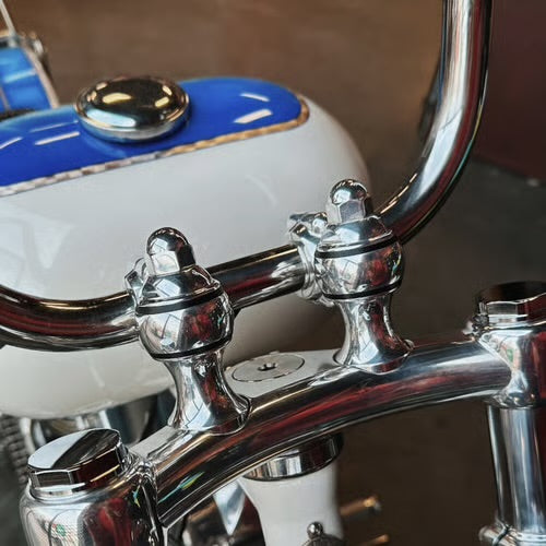 Indian Larry Throwback Riser 2 Zoll – poliertes Aluminium am Chopper