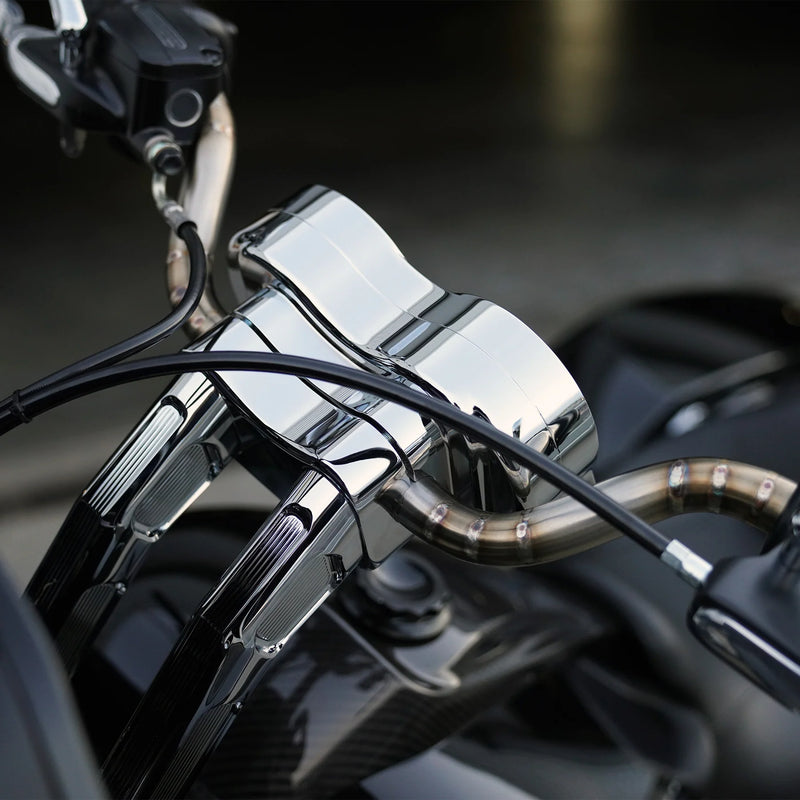 Arlen Ness Method 10 Riser Chrome – montiert an Road Glide