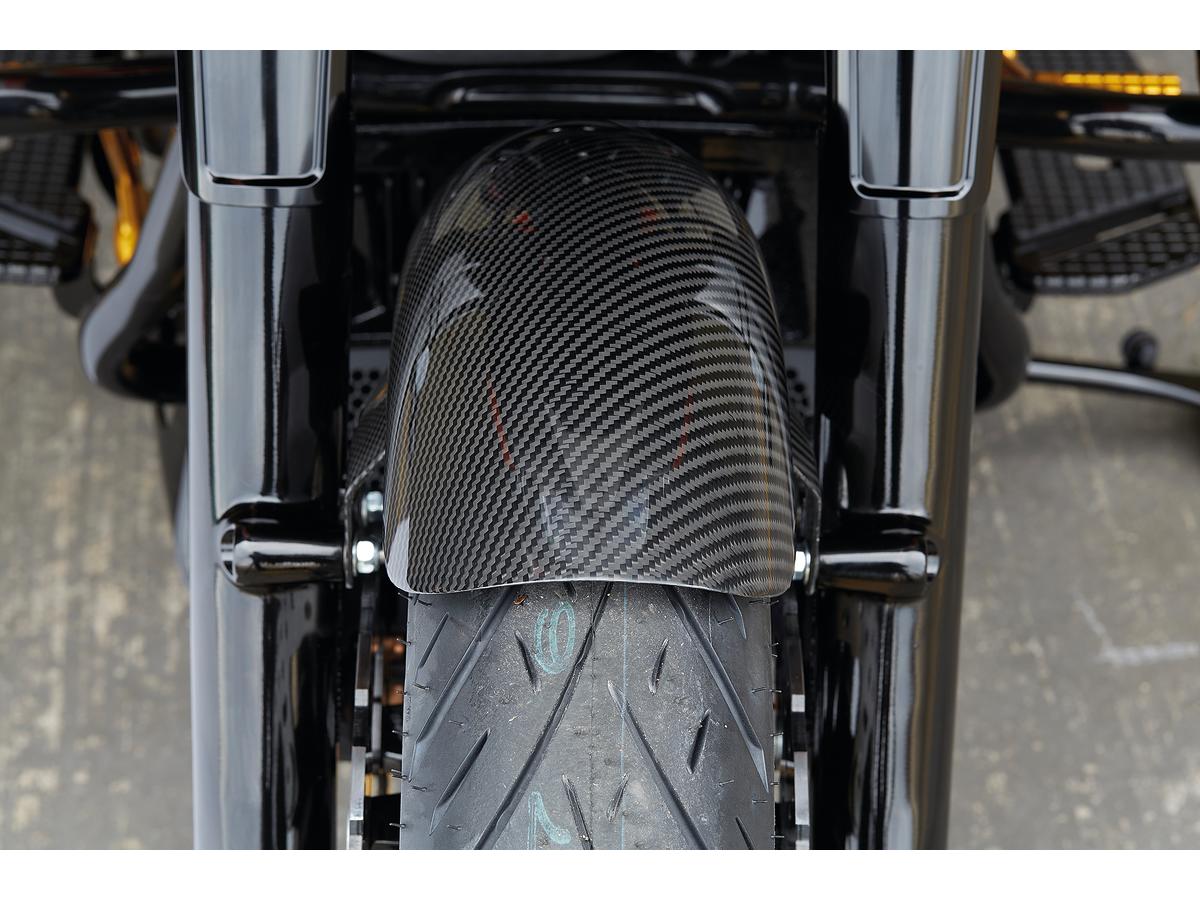 Arlen Ness Café Carbon Front Fender – Frontansicht montiert
